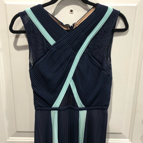 BCBG Maxazaria Cara Color Blocked Sleveless Gown - Picture 3 of 5